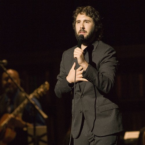 Josh Groban, Zach Braff, and Bette Midler lead Kate Spade tributes