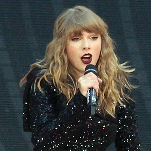 Robbie Williams joins Taylor Swift onstage in London