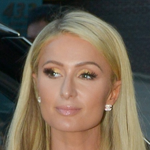 Paris Hilton creates engagement ring replicas after club scare