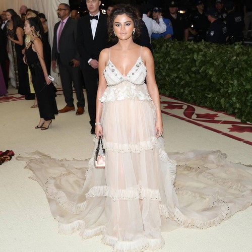 Selena Gomez no longer lives in Los Angeles following kidney surgery