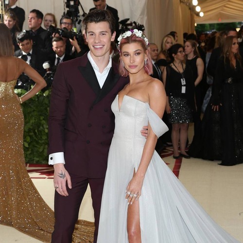 Hailey Baldwin wipes Shawn Mendes photos from Instagram