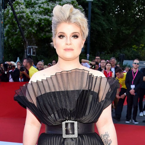 Kelly Osbourne attends therapy sessions to help her battle addiction issues
