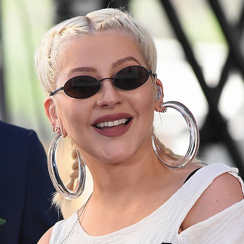 Christina Aguilera stages proposal at tour comeback