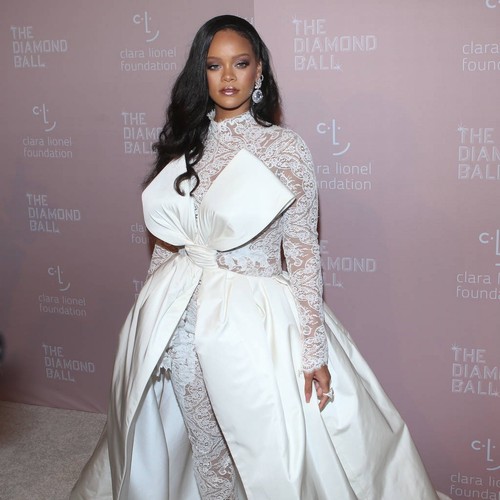Rihanna sues her father over Fenty Entertainment firm