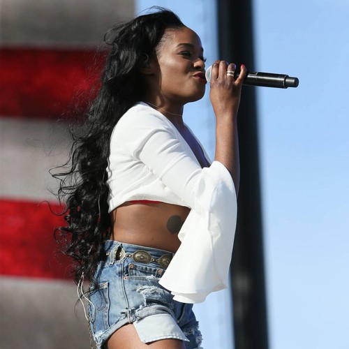 Azealia Banks clashes with Aer Lingus staff over pre-flight drama