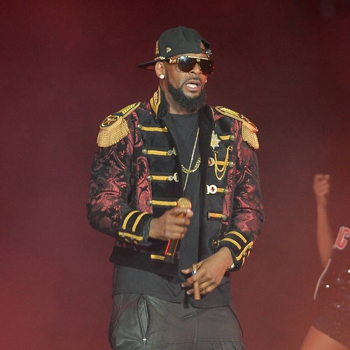 R. Kelly's bond set at $1 million