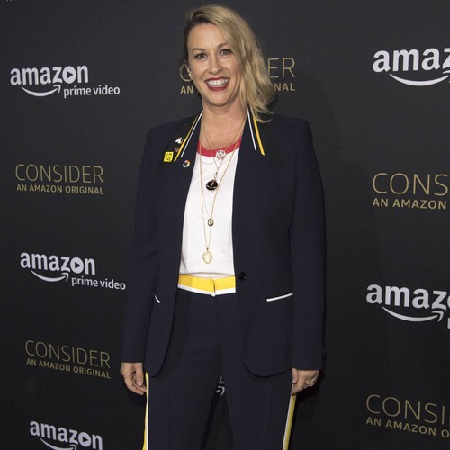 Alanis Morissette pregnant with third child