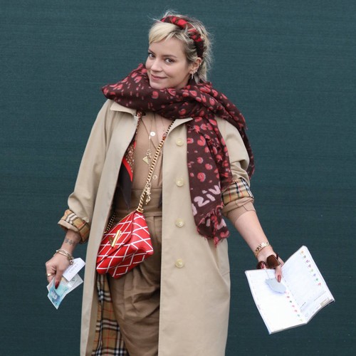 Lily Allen dismisses reports she's been dropped by her management
