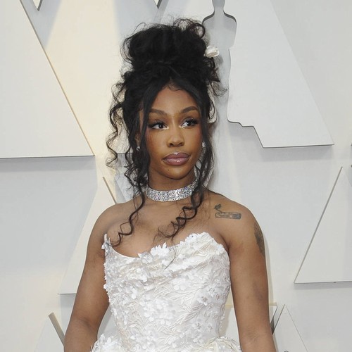 SZA blasts store employee for racial profiling