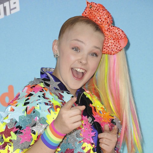 JoJo Siwa addresses concerns after make-up recalled over asbestos