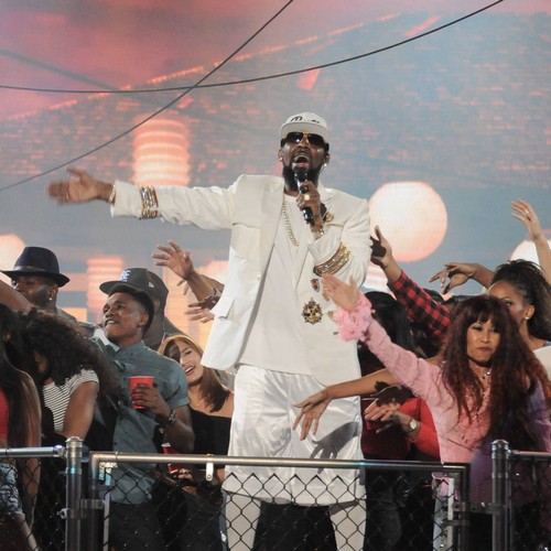 R. Kelly's girlfriends deny eviction reports