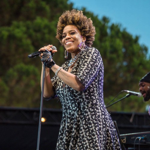 Macy Gray: 'People should use cannabis every day'