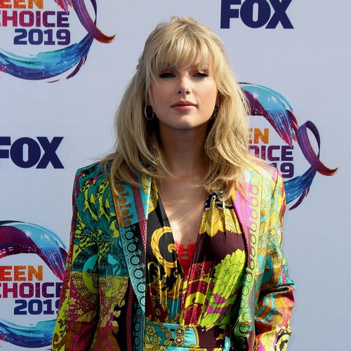 Taylor Swift 'couldn't believe' Scott Borchetta sold her masters to Scooter Braun