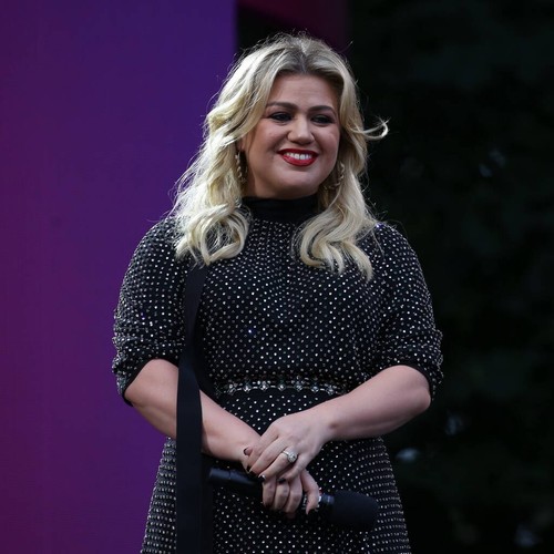 Kelly Clarkson gets mistaken for Carrie Underwood 'all the time'