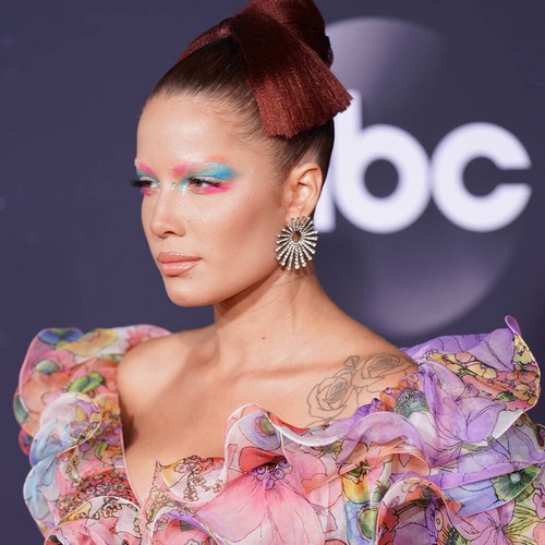 Halsey takes aim at crowdmember for G-Eazy shout outs