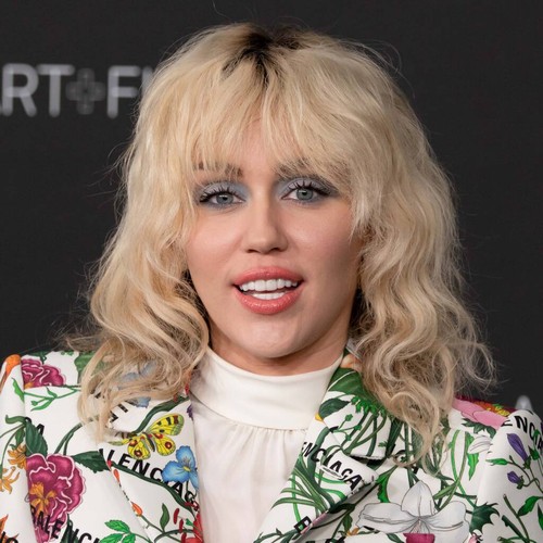 Miley Cyrus testée positive au Covid-19 – Actus Musique