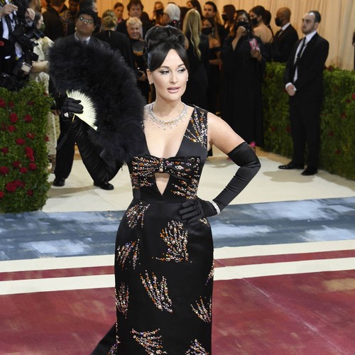 Kacey Musgraves criticises airline employee for displaying ‘unnecessary aggression’ – Music News