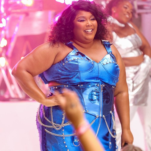 Lizzo ‘doesn’t play’ when it comes to performing – Music News