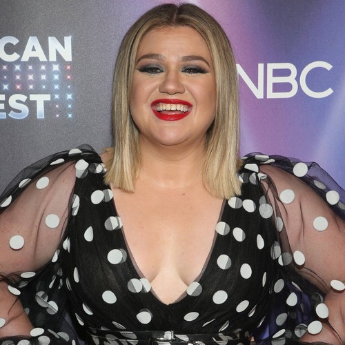 Kelly Clarkson shuts down rumours of ‘beef’ with Carrie Underwood – Music News