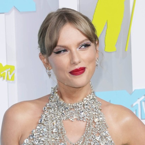 Taylor Swift celebrates Fourth of July with Selena Gomez and Haim sisters – Music News