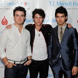 Jonas-Brothers-wont-rush-new-album