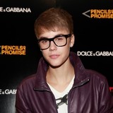 Justin-Bieber-still-to-take-DNA-test