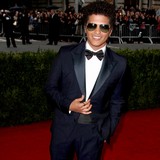 Bruno-Mars-has-sweaty-show