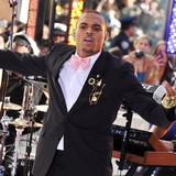 Chris-Brown-mesmerised-by-Rihanna