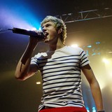 1Ds-Niall-Horan-calls-fans-shower-of-c****s