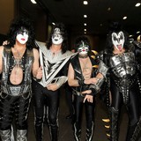 Kiss-make-up-was-warpaint