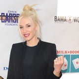 Gwen-Stefani-needs-help-with-lyrics