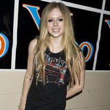Avril-Lavigne-gets-dream-engagement-ring