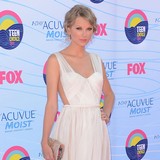 Taylor-Swift-charters-jet-for-beau