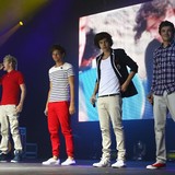 One-Direction-prep-for-VMAs