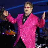 Elton-John-wants-family-home