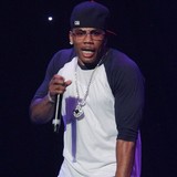 Nelly-detained-after-heroin-found-on-tour-bus