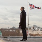 Daniel-Craig-hid-in-flotation-tank