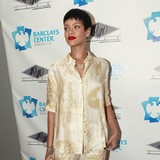 Rihanna-considers-eloping