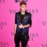 Justin-Bieber-wants-Gomez-back