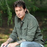 Billy-Ray-Cyrus:-Hemsworth-gets-family-blessing