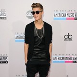 Justin Bieber announces new tracks