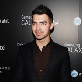 Jonas-brothers-mean-to-fans?