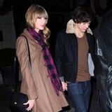 Swift-and-Styles-rekindle-romance