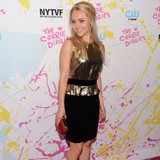 AnnaSophia-Robb:-80s-music-is-fun