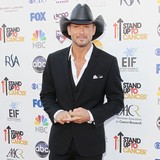 Tim-McGraw-gives-military-family-a-home