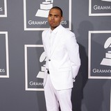 Adele-has-a-word-with-Chris-Brown-at-Grammys