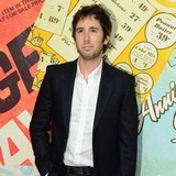 Josh-Groban-happy-to-hug-Buble