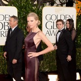 Taylor-Swift-enjoys-flirty-phone-calls
