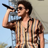Bruno-Mars-rules-out-tour-stunts