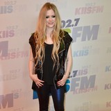 Avril-Lavigne:-Manson-inspired-shaved-head